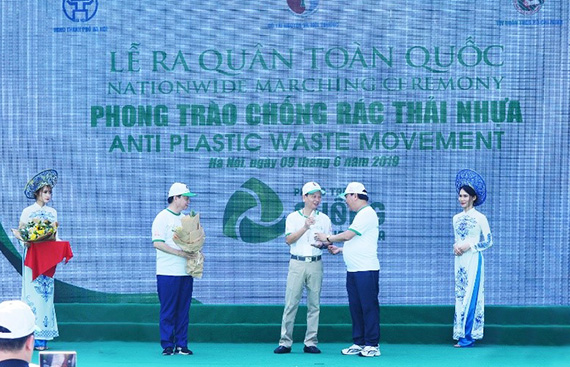 Vietnam Airlines hành động cùng phong trào chống rác thải nhựa